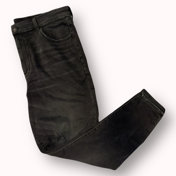 American Eagle Curvy Super Hi-Rise Jegging - Picture 2 of 5